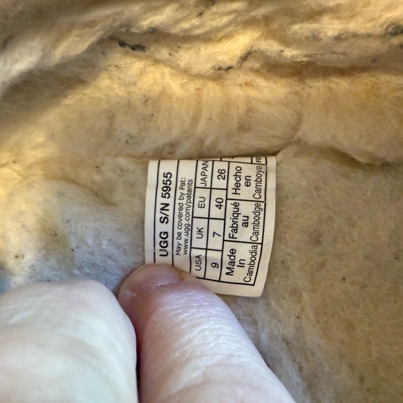 UGG Tan Mules with Red Trim - Picture 4 of 5